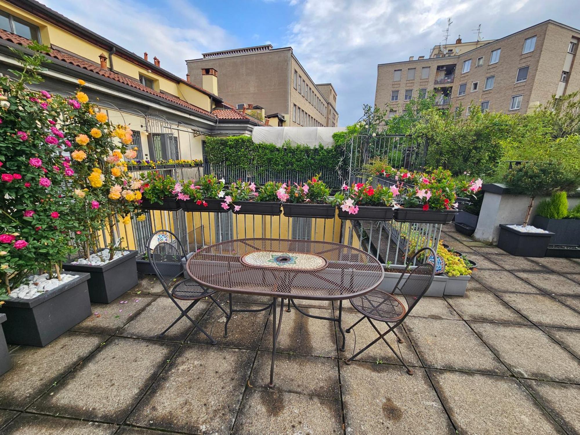 Exclusive Top Floor 2-Bedroom Flat Мілан Екстер'єр фото