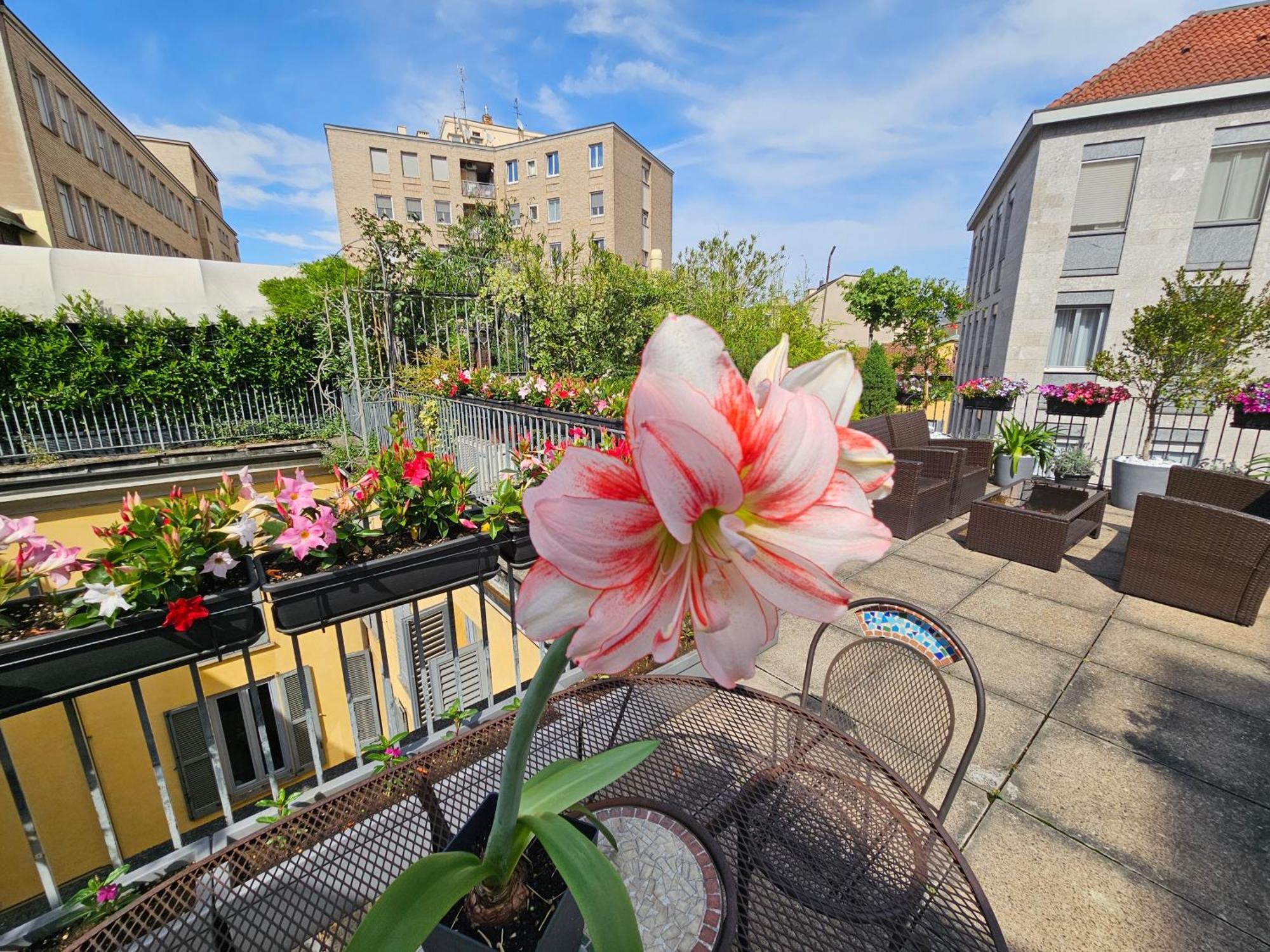 Exclusive Top Floor 2-Bedroom Flat Мілан Екстер'єр фото